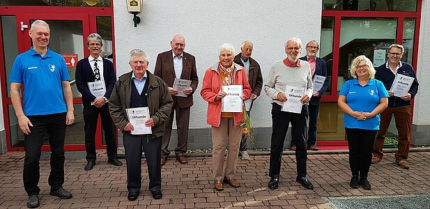 60 bzw. 70 Jahre Mitgliedschaft von links: Michael Toigo (1. Vorsitzender), Bernd Metzger (60), Ernst Sturm (70), Günter Martin (60), Irene Herch (60), Ernst Schaffner (50), Helmut Klink (70), Heinrich Seybel (60), Andrea Reim (2. Vorsitzende), Harald Weicker (60)