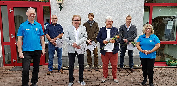 40 bzw. 50 Jahre Mitgliedschaft von links: Michael Toigo (1. Vorsitzender), Reiner Habermann (50), Klaus Werner Essmeyer (50), Ralf Klink (50), Elisabeth Klink (50), Uwe Müller (40), Andrea Reim (2. Vorsitzende)